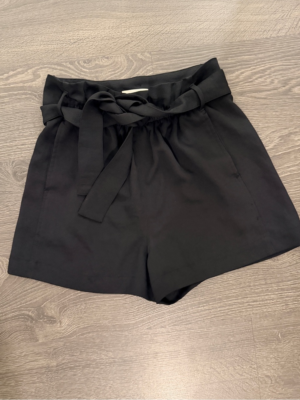 Aritzia | Wilfred Women's Black Oversized High Waist Tie Shorts - Never Worn